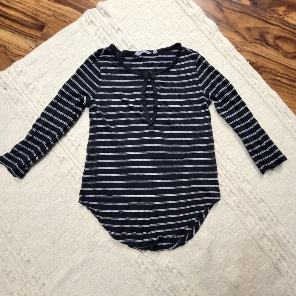 Athleta 100% Linen Striped Keyhole Neck 3/4 Sleeve Tea size XS Black White